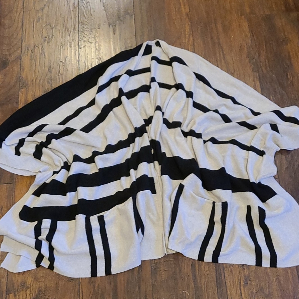 NEW 360 Cashmere Poncho Shawl